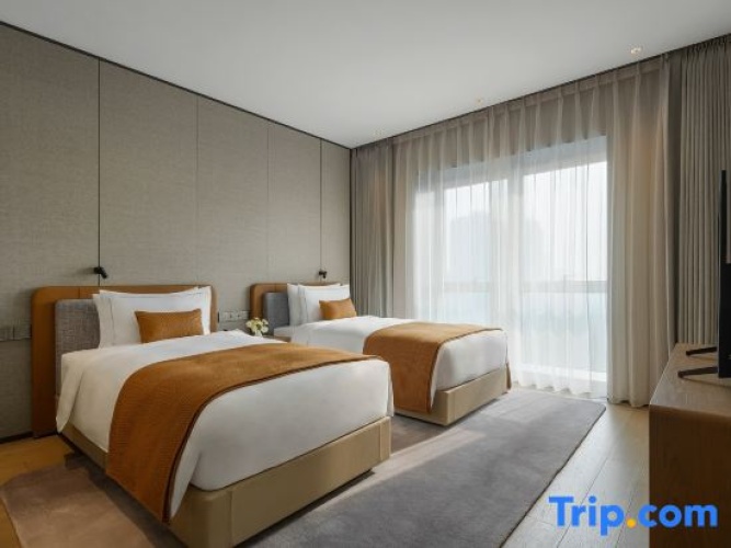 Premier Twin Suite with view
