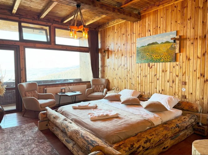 Menzara Hotel & Restaurant