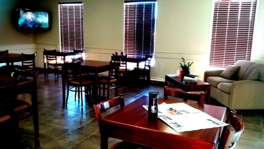 R&R Inn & Suites