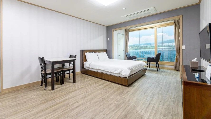 1 Bedroom Standard room with balcony