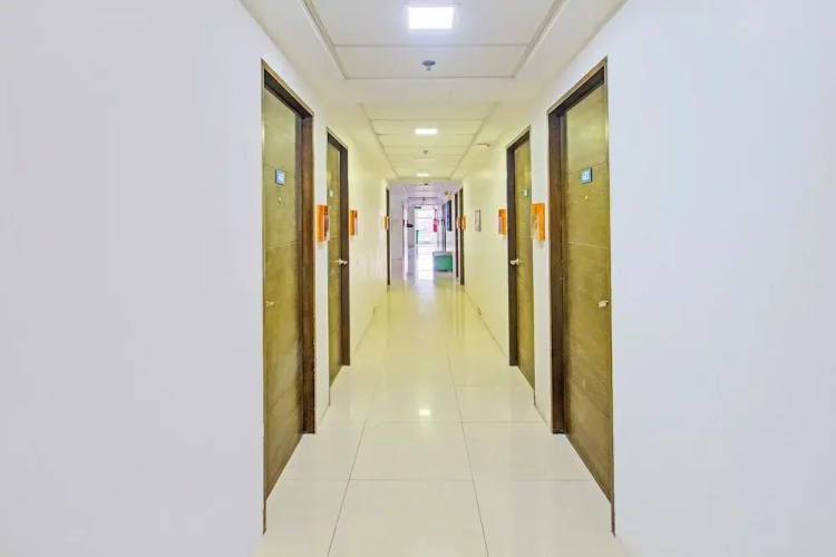 OYO 1144 1318 Residences
