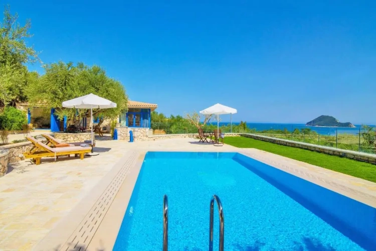3 Bedrooms Villa