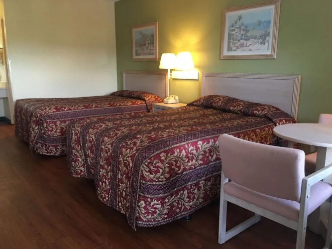 Woodstream Inn