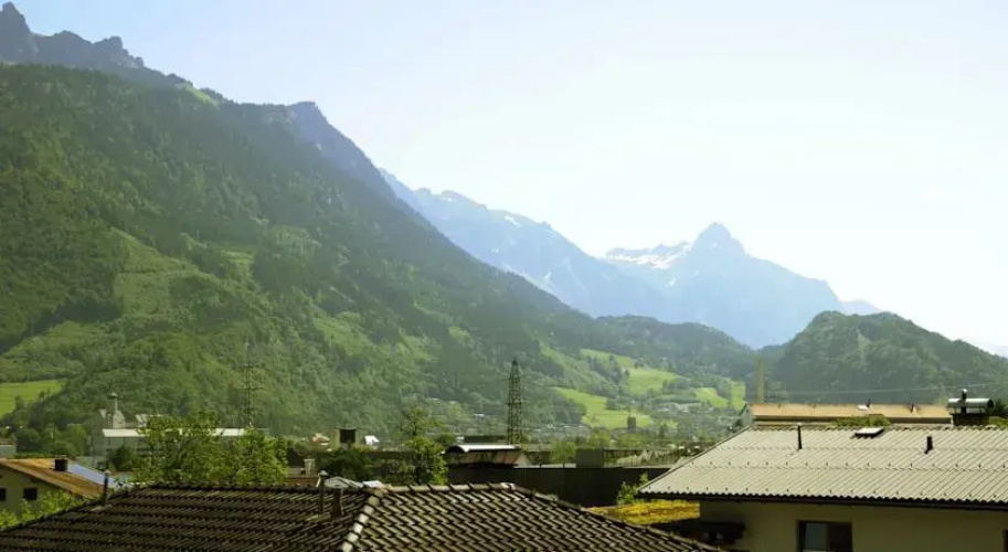 Apartment Dreier