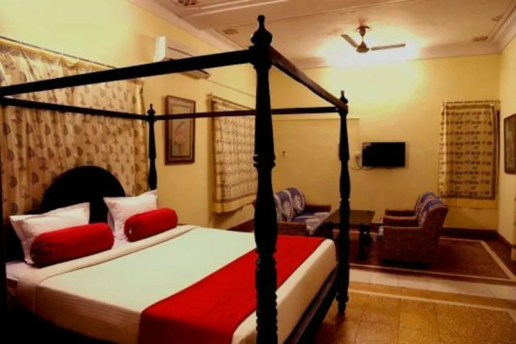 Ambavgarh Palace
