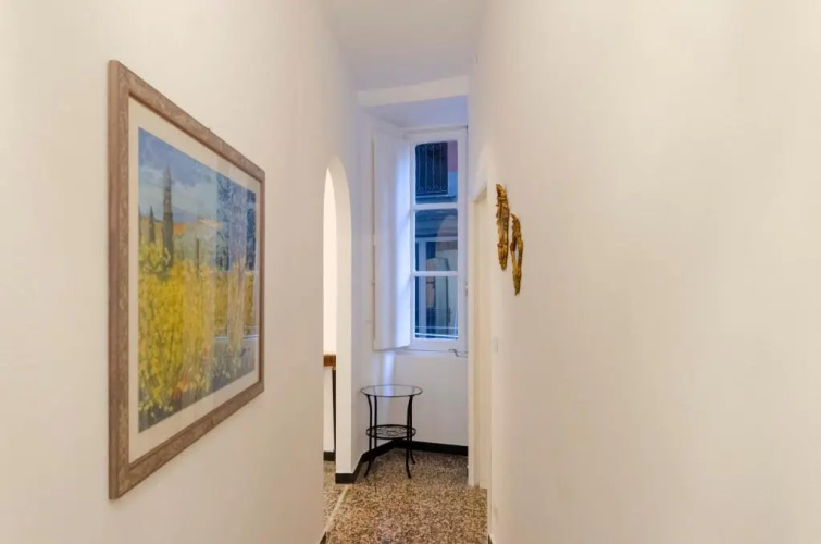 ALTIDO Ideal Flat near Aquarium