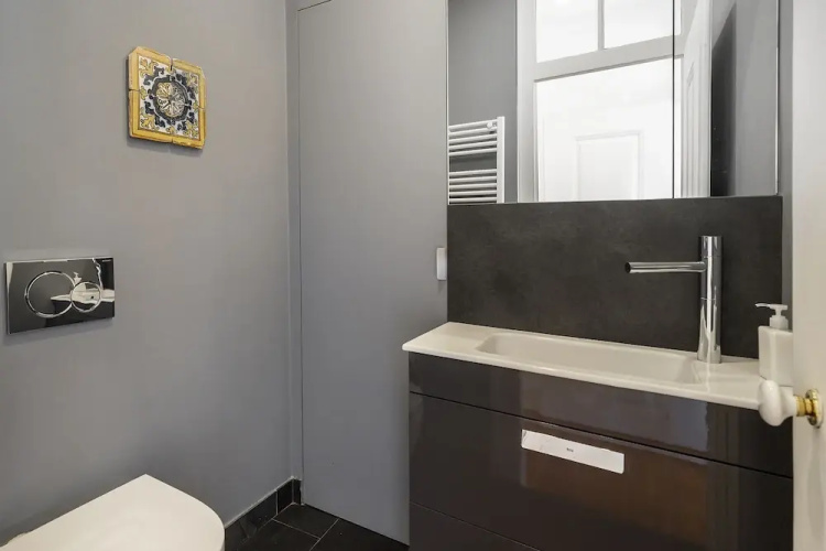 Central 1-Bed W/ River Views Great For D Nomads & R Workers
