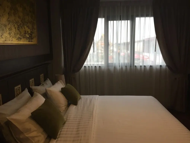 Standard Double room with city view