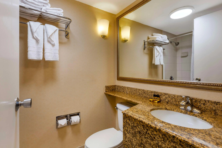 Best Western Plus North Haven Hotel photo 10