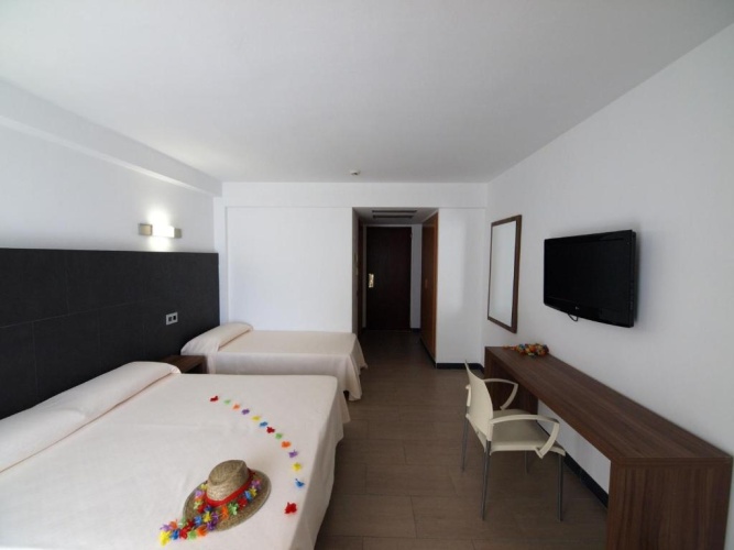 Triple room