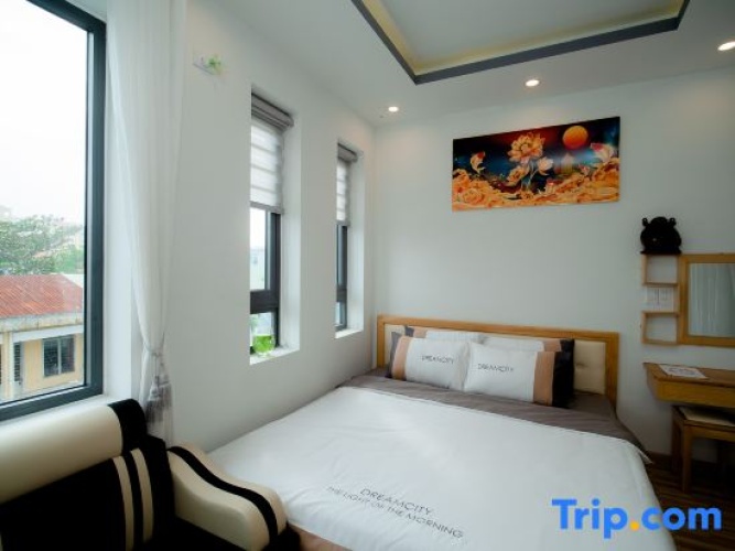 Deluxe Double room with city view
