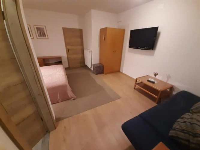 Economy Double Basement room