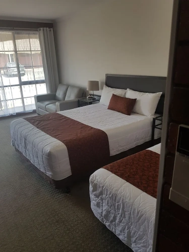 Standard Triple room
