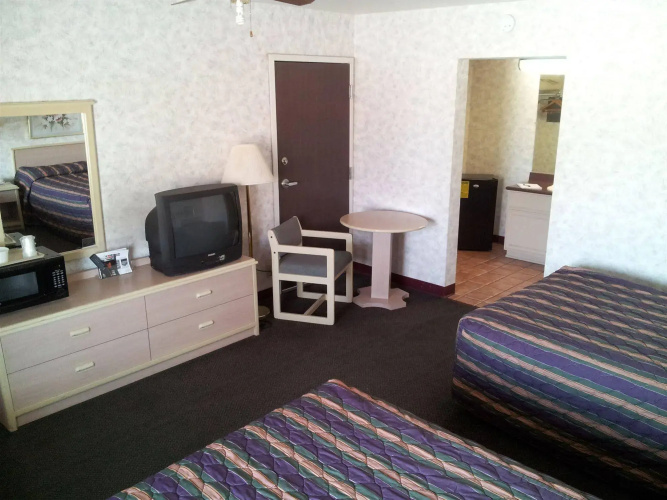 Sun Valley Inn & Suites