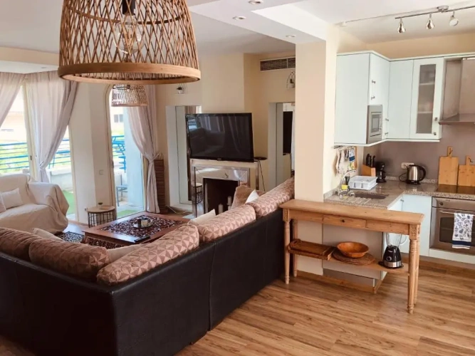 2 Bedrooms Apartment
