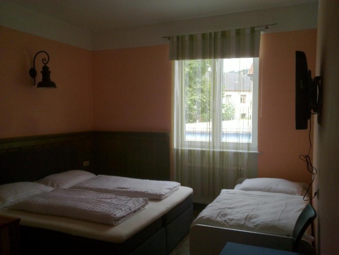 Standard Triple room