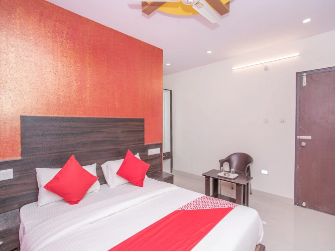 OYO 13594 Mathrushree Residency