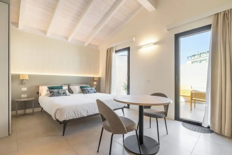 Karalin Sonnino Suites