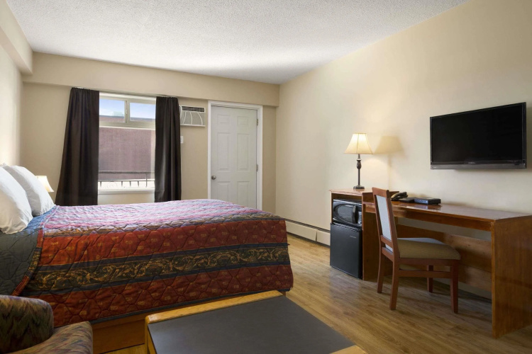 Knights Inn Edmonton South