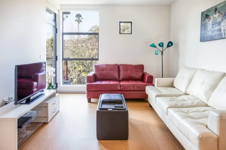 2 Bedrooms Apartment