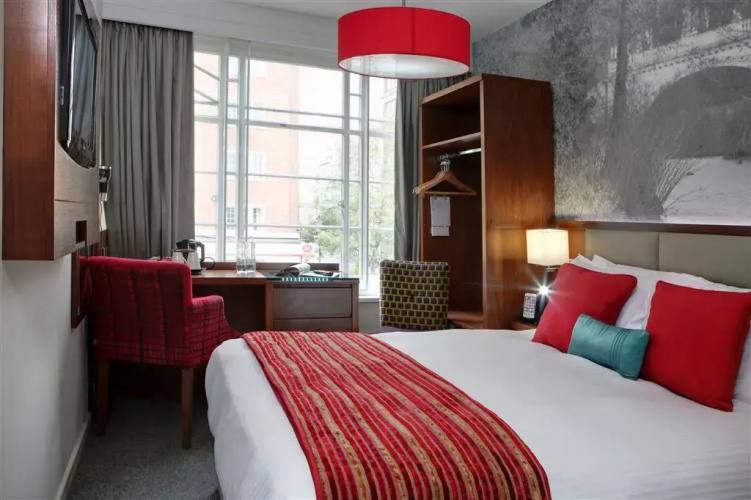 The Kensington Hideaway