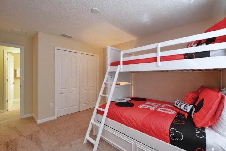 4 bedrooms villa accommodate 10 guests