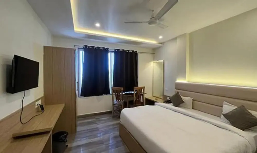 FabHotel Prakash