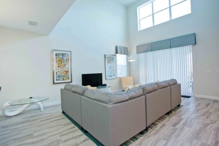 4839 Kings Castle Circle 5 Bedroom Home