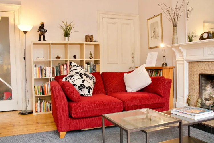 2 Bedroom Flat In Morningside