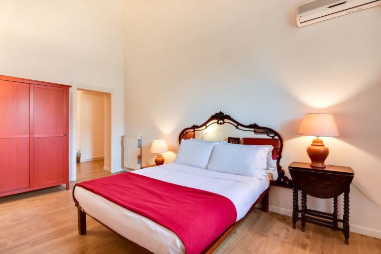 Nice and Bright 2 bed Flat Near Termini