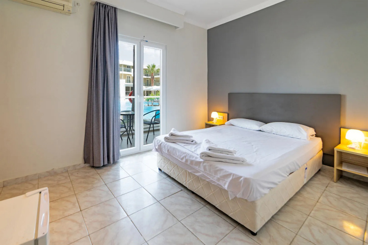 Cameo Beach Resort