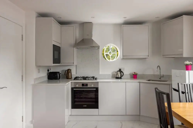 Modern Kensington Studio