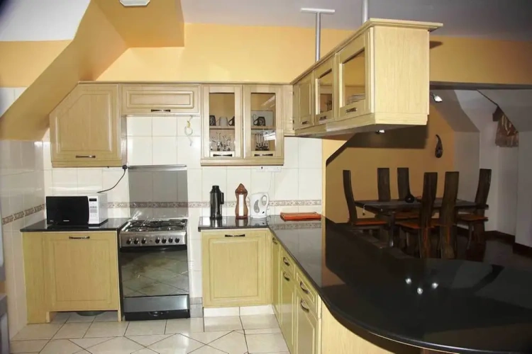 3 Bedrooms Apartment