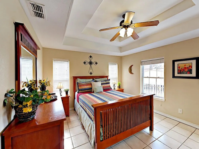 110 E Marlin Condo - 2 Br condo by RedAwning
