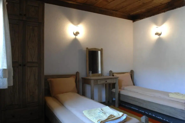 Bazoteva House