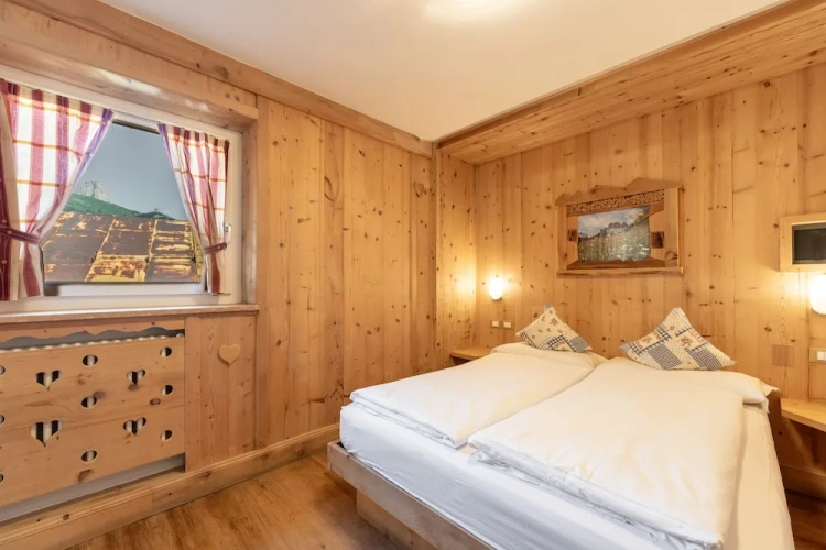 Economy Double room with balcony and with mountain view