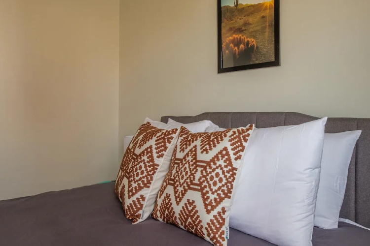 Comfy Downtown Apartments by Frontdesk