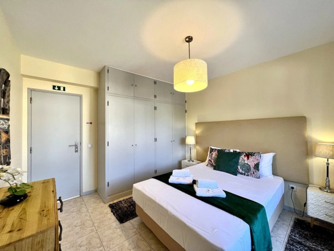 Faro Airport Flat 6 by Homing