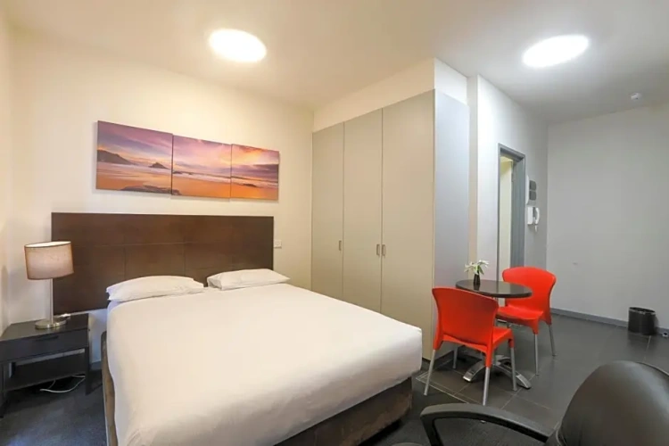 2 Bedrooms Quadruple Apartment