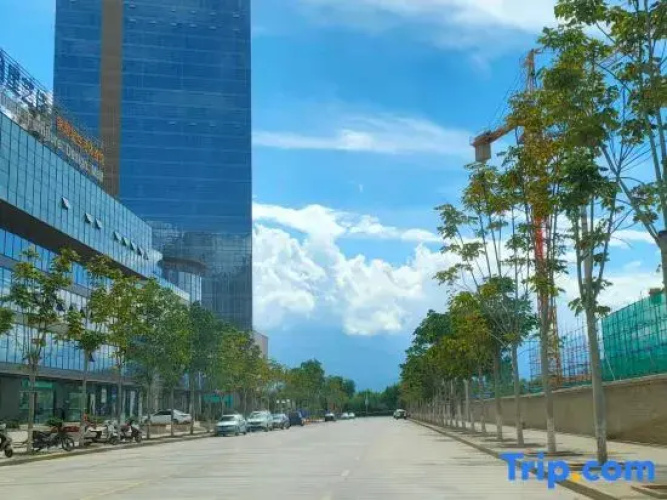 Yunnan Dinglu Hotel (Huanqiu Shidai)