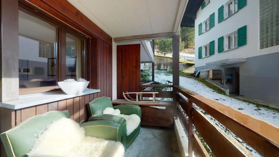 Bright studio with balcony & view to the Matterhorn
