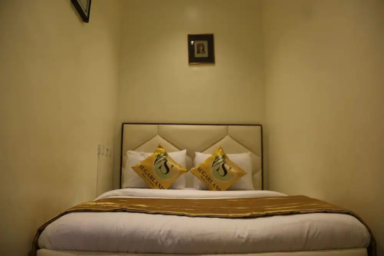 Sugarland Hotel & Suites