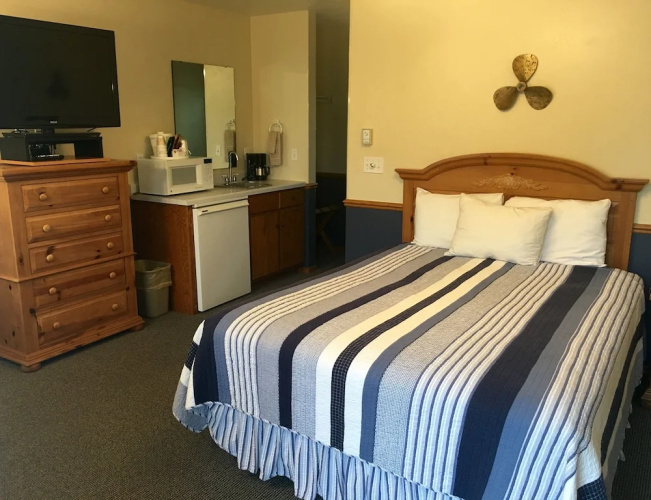 Bay Breeze Resort