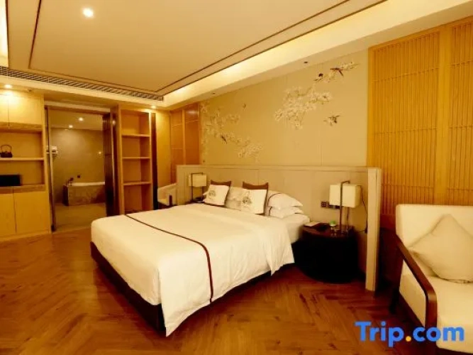 Deluxe Family Suite