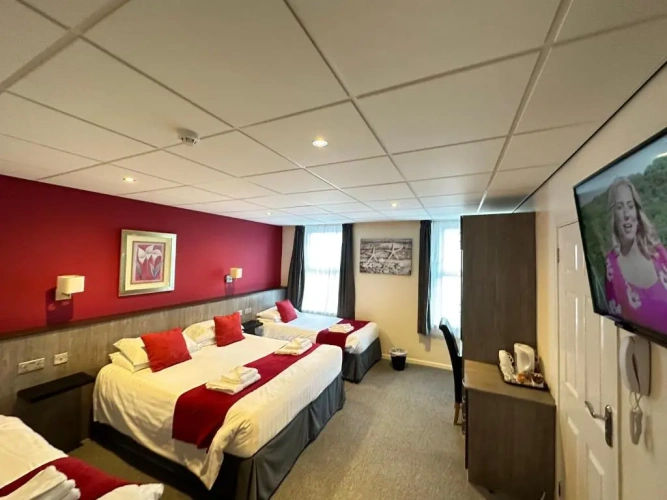 Standard Triple room