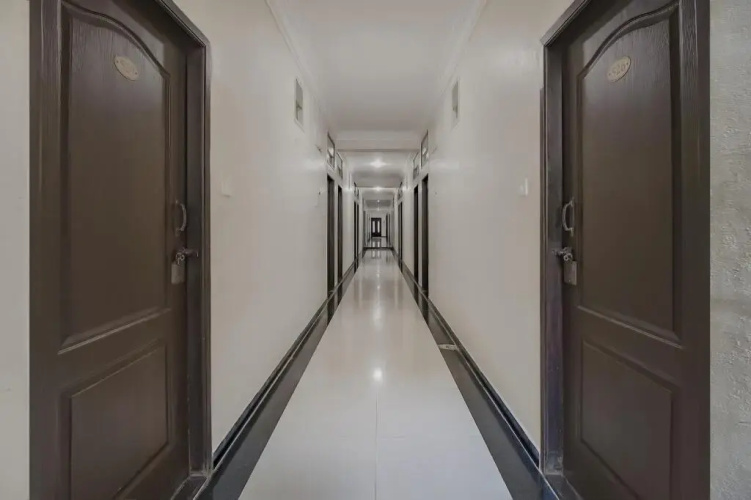 Royal Regency Lodge by OYO