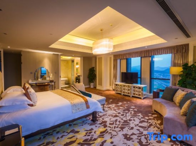 Presidential Suite with river view