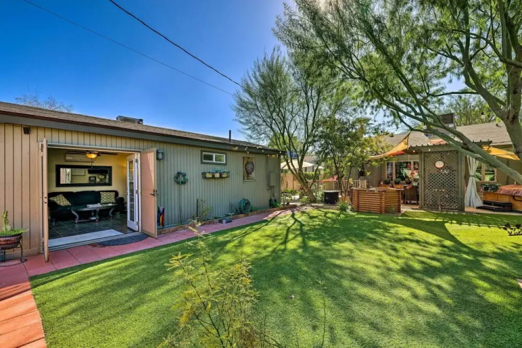 Phoenix Vacation Rental: 2 Mi to Downtown