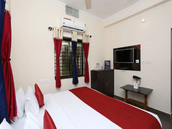 OYO Flagship 9964 Hotel Shine