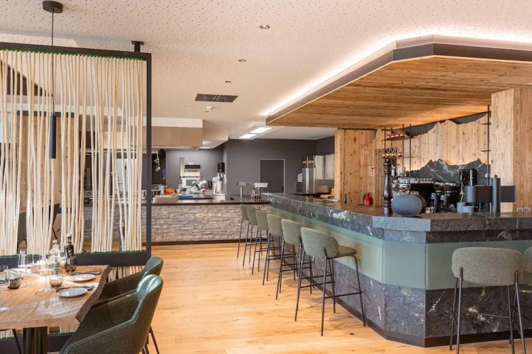 Modern Apartment With Balcony